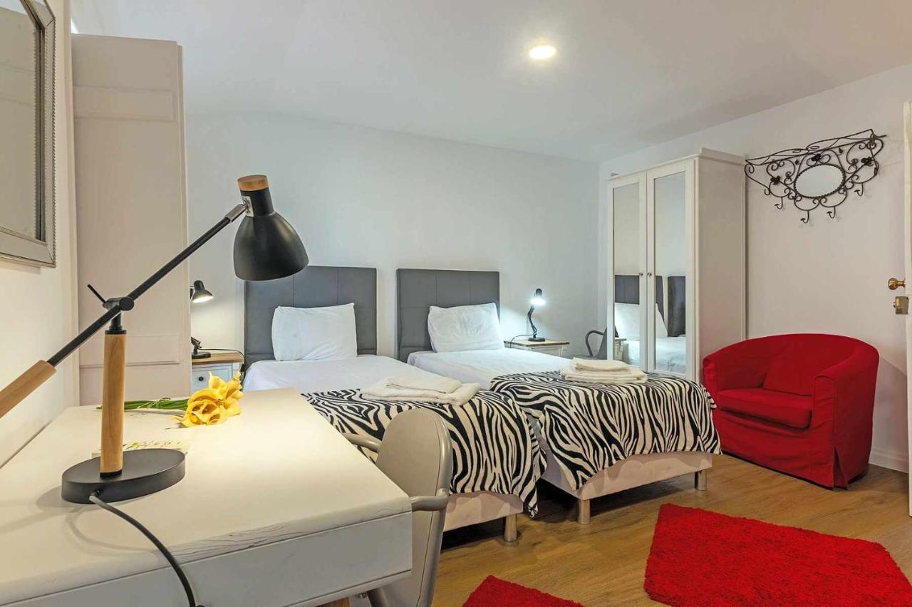 Bairro Alto Palace Special For Groups Up To 24 Guests Lisbona Esterno foto
